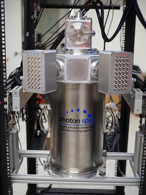 64x fiber-coupled snspd system